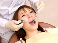 日本の大人の8割が歯周病に！！歯のクリーニングで印象アップ