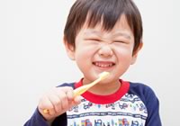 子供の歯が茶色いのはエナメル質形成不全？矯正は可能なのか